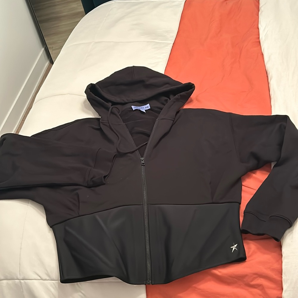 MUGKER X HM Cropped corset hoody